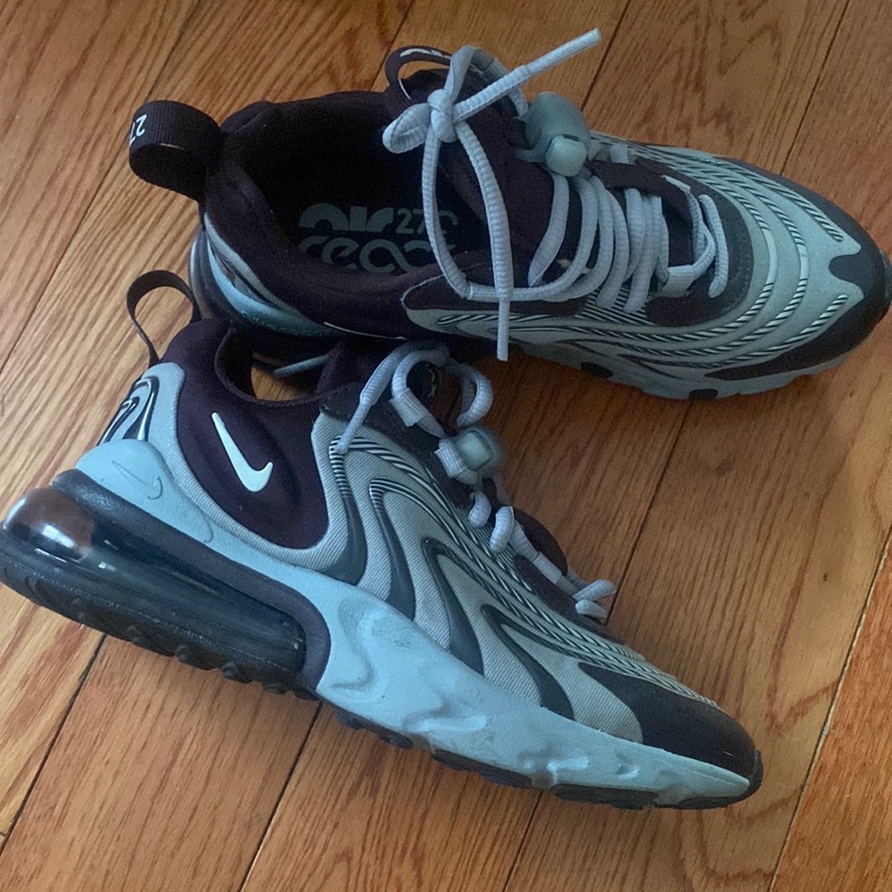 Nike 270 React